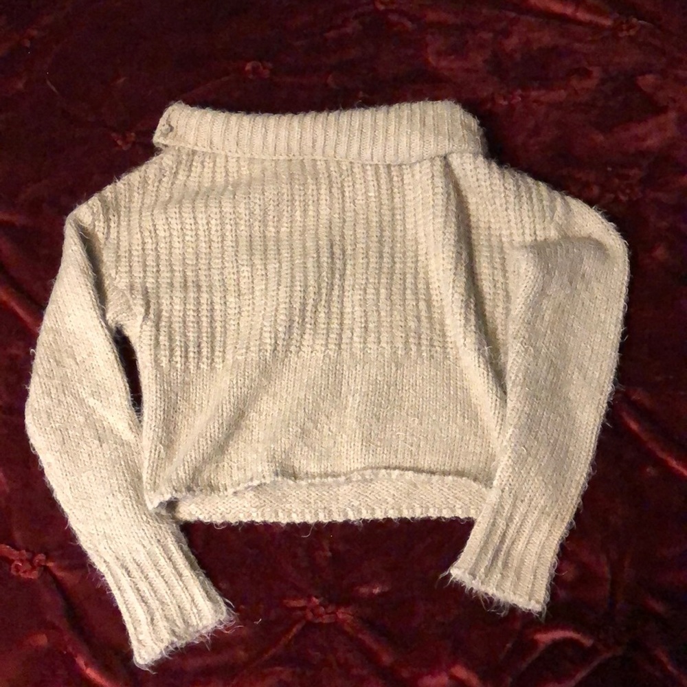 Off-the-shoulder Sweater